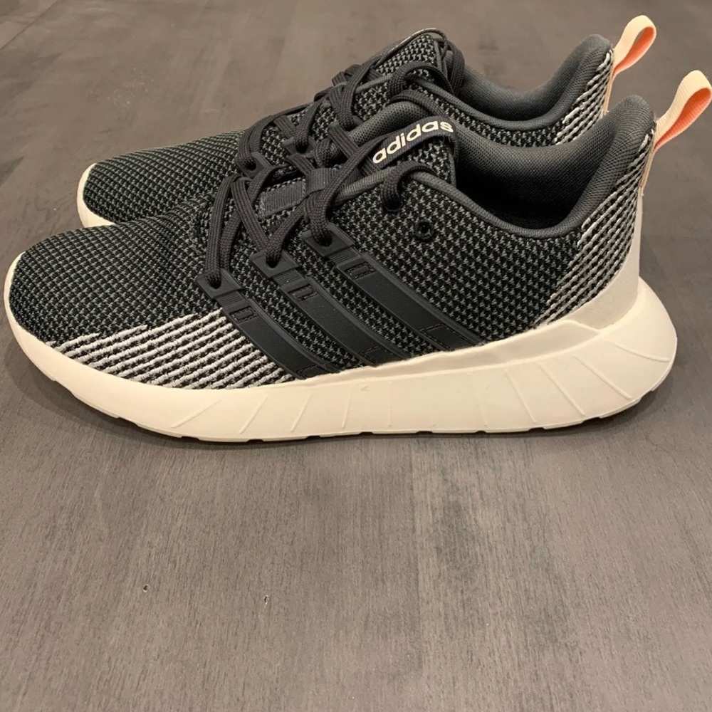 Adidas Women's Questar Flow Shoes